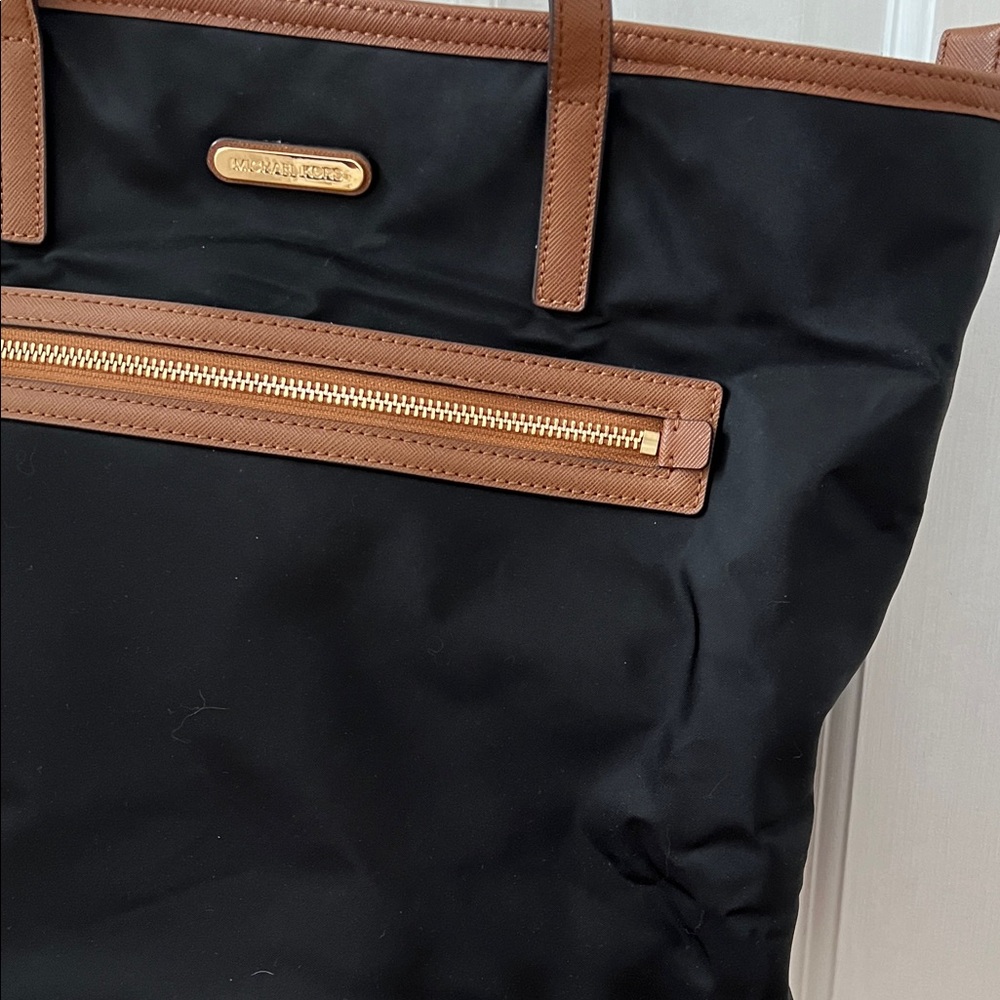 Michael Kors Black Nylon Leather 'Kempton' Tote Shoulder Bag Handbag Purse - Picture 2 of 9